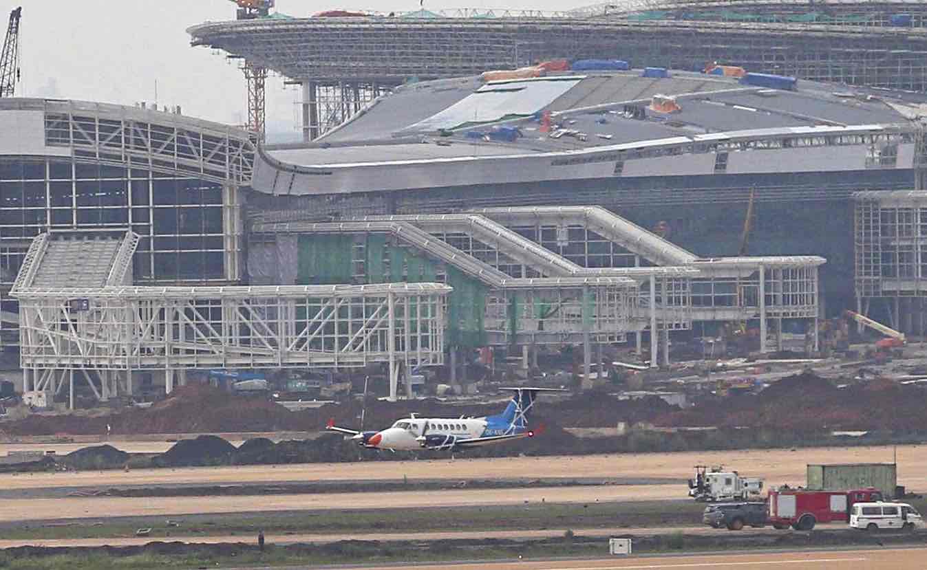 Sân bay Long Thành (xã Long Thành) đã chính thức đón chuyến bay hiệu chuẩn đầu tiên